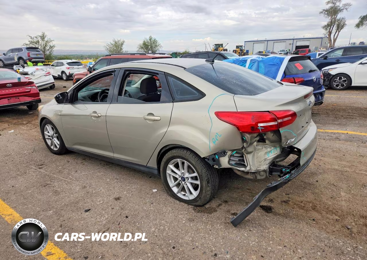 2015 Ford Focus Se VIN:1FADP3F27FL256415 - 2