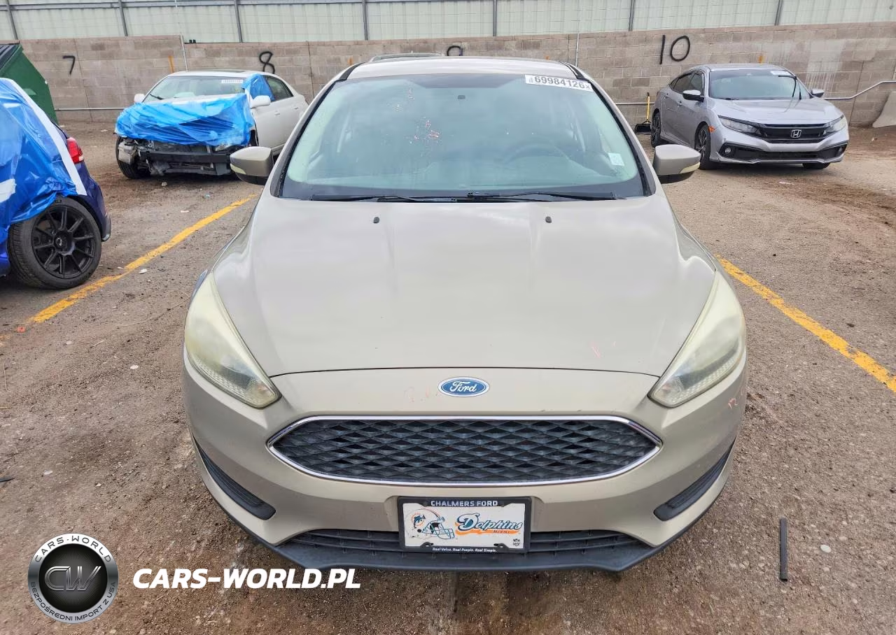 2015 Ford Focus Se VIN:1FADP3F27FL256415 - 5