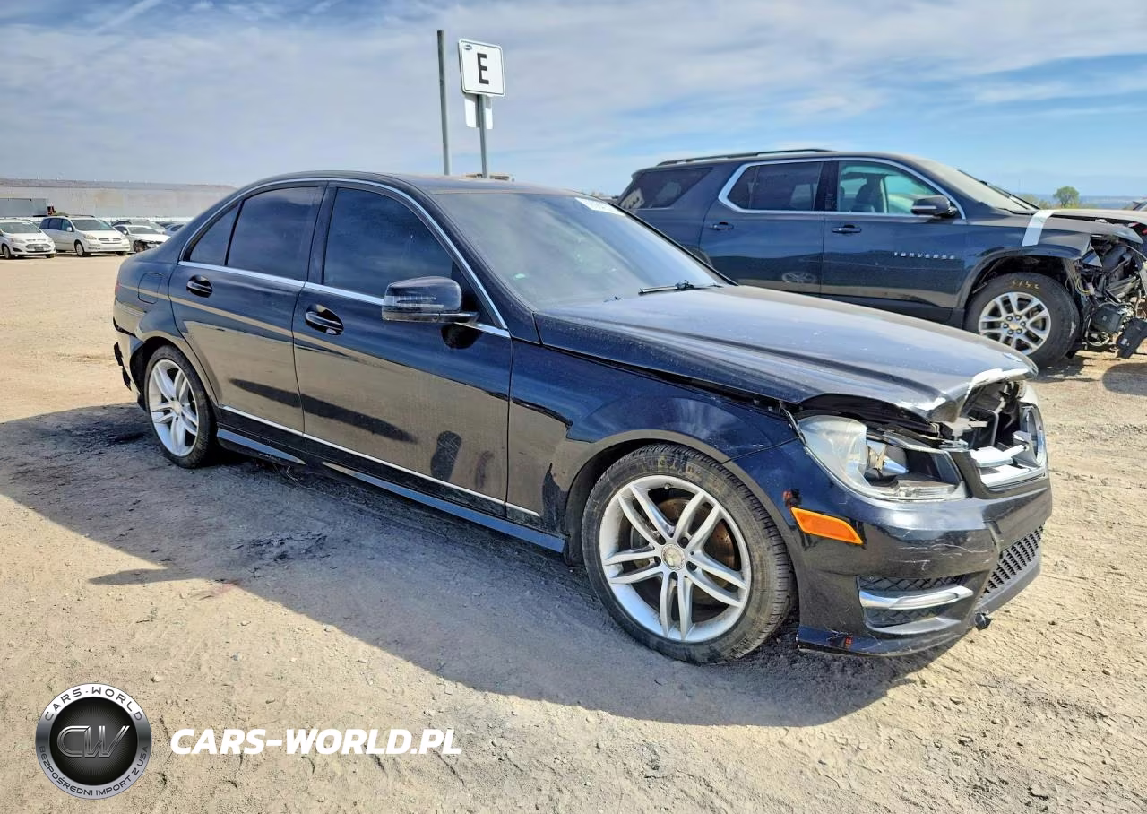 2013 Mercedes-Benz C 250 VIN:WDDGF4HB8DR254900 - 4