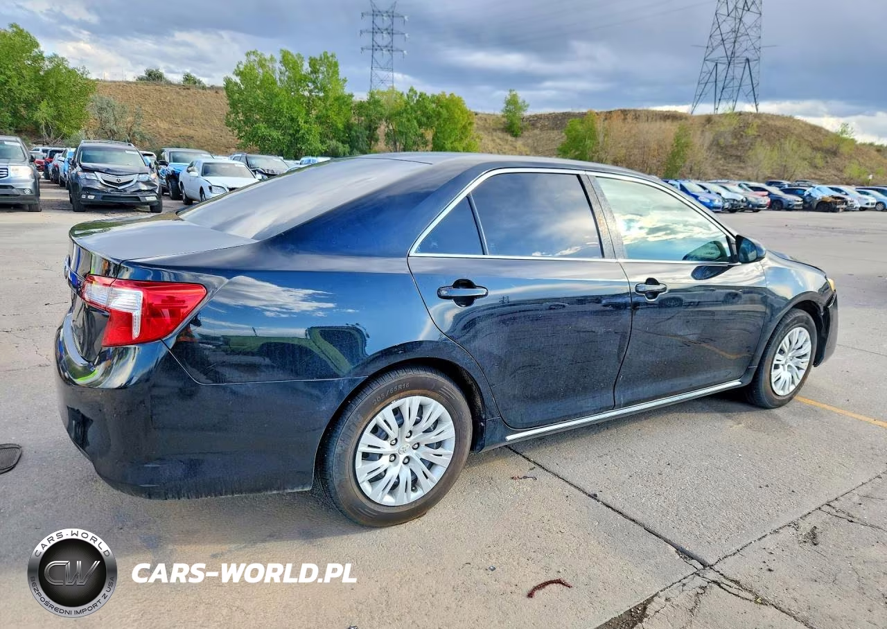 2013 Toyota Camry Le VIN:4T4BF1FK3DR304560 - 3
