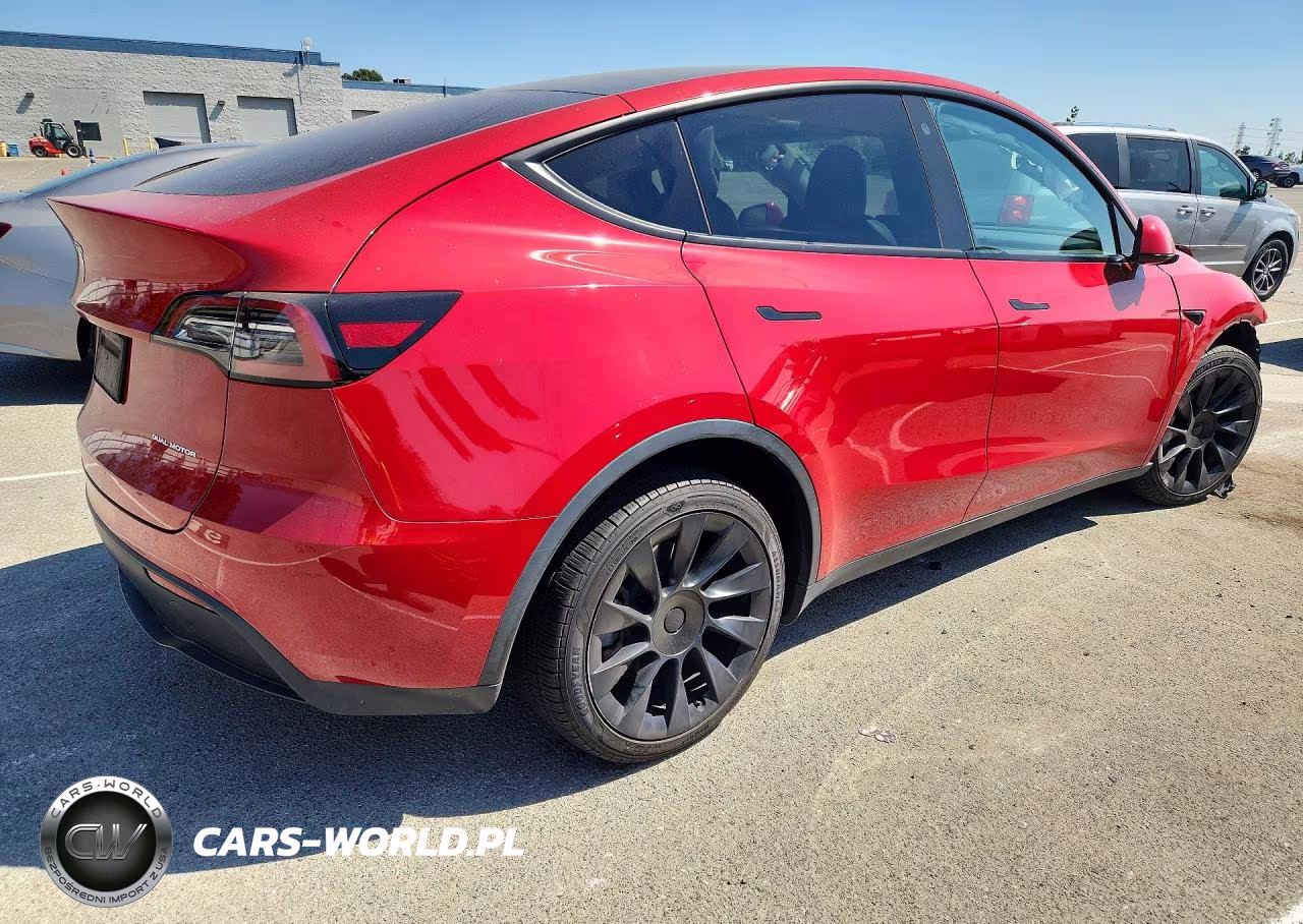 2023 Tesla Model Y VIN:7SAYGDEE9PA076340 - 3