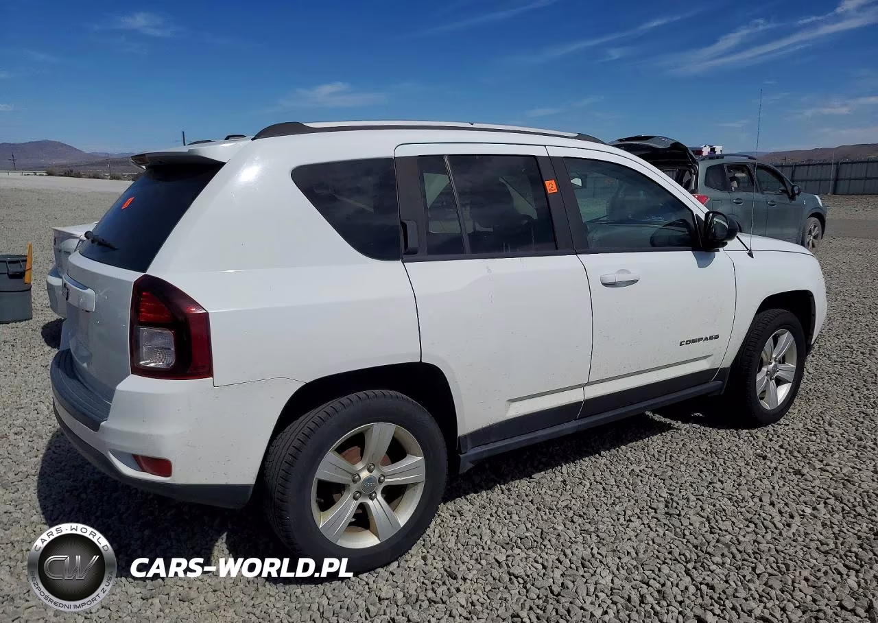 2016 Jeep Compass Sport VIN:1C4NJCBA1GD743795 - 3