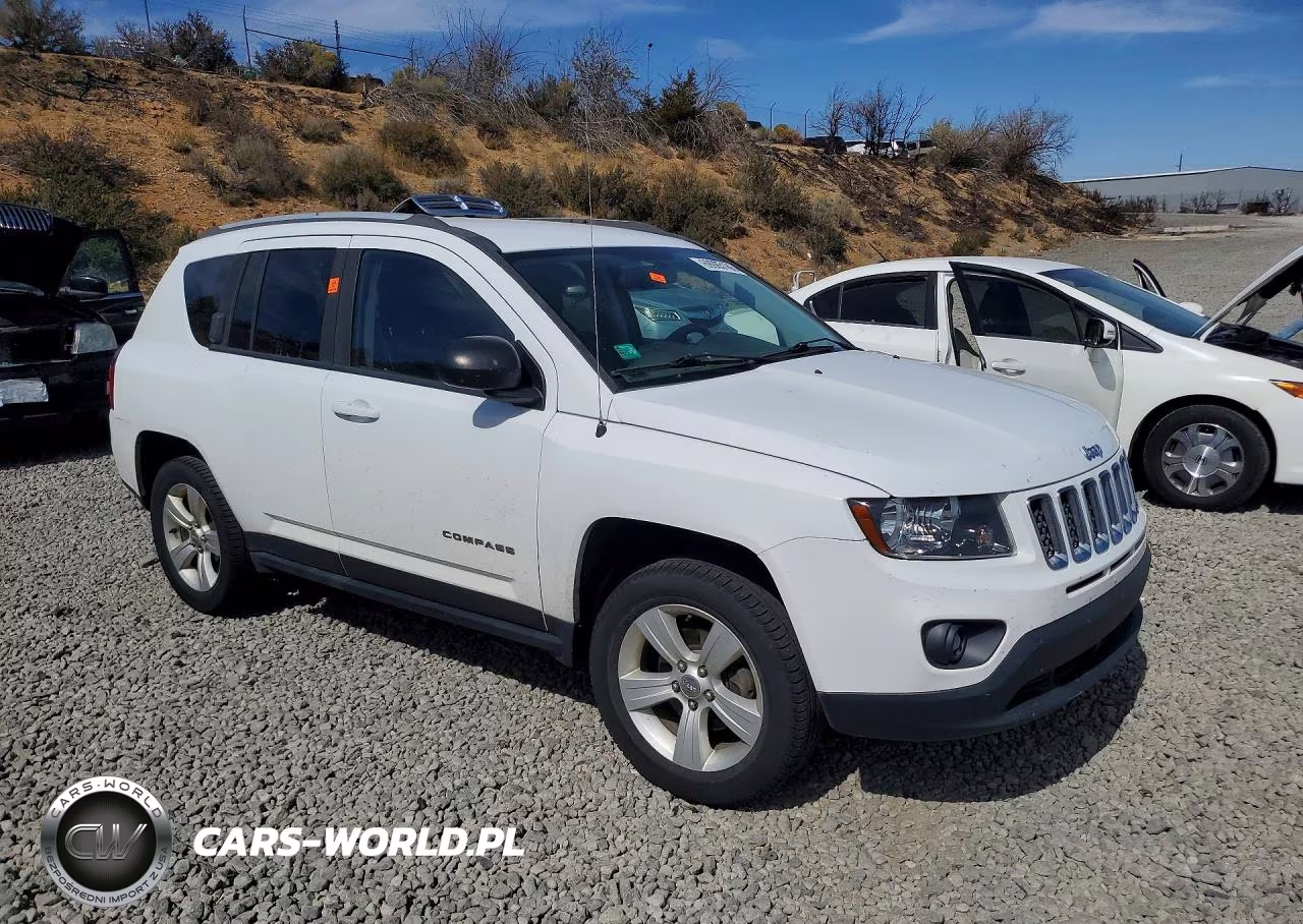 2016 Jeep Compass Sport VIN:1C4NJCBA1GD743795 - 4