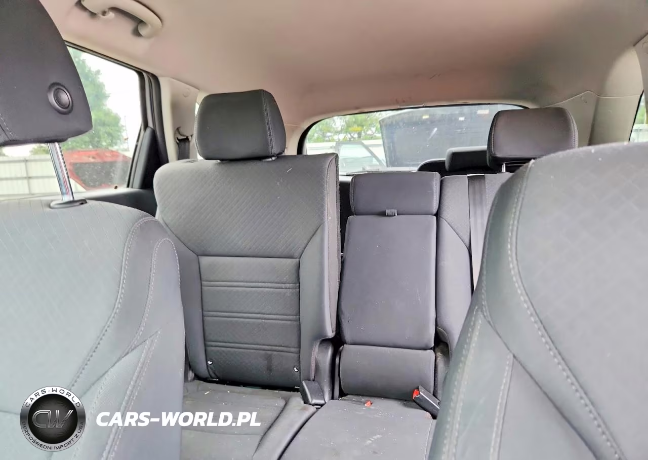 2020 Kia Sorento L VIN:5XYPG4A31LG657379 - 10