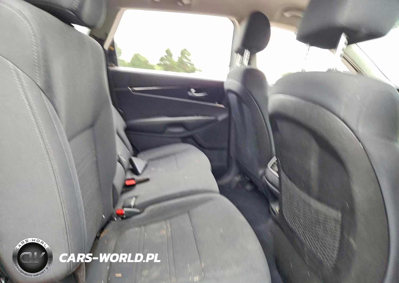 2020 Kia Sorento L VIN:5XYPG4A31LG657379 - 11