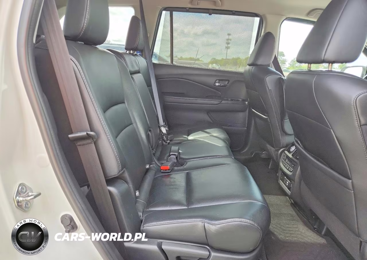2019 Honda Pilot Touring VIN:5FNYF6H93KB009271 - 11