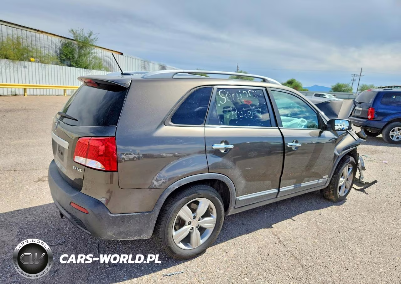 2013 Kia Sorento Ex VIN:5XYKUDA26DG365318 - 3