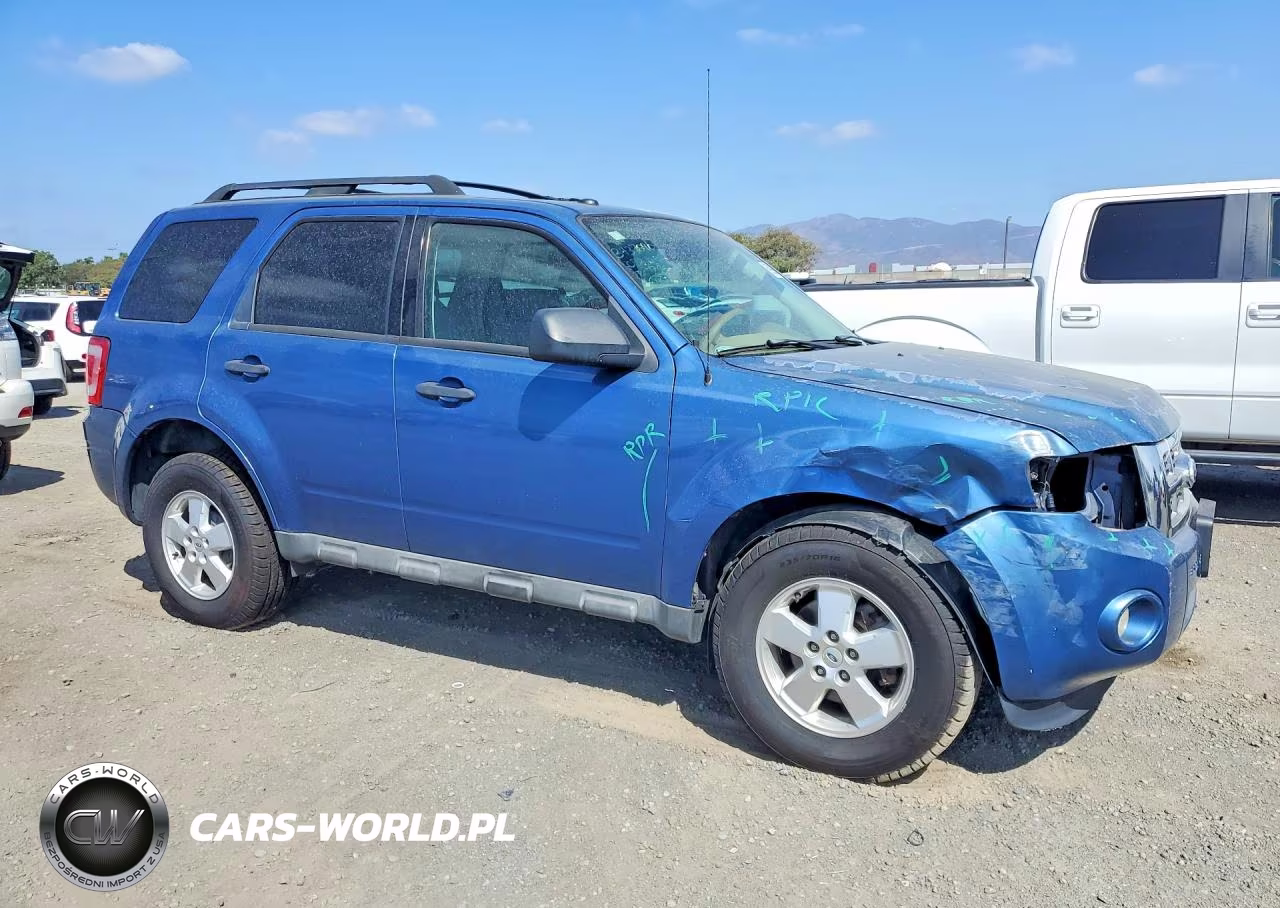 2010 Ford Escape Xlt VIN:1FMCU9DG5AKC93537 - 4