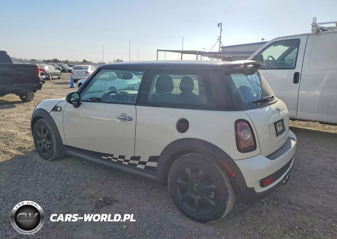 2009 Mini Cooper S VIN:WMWMF73509TW82631 - 2