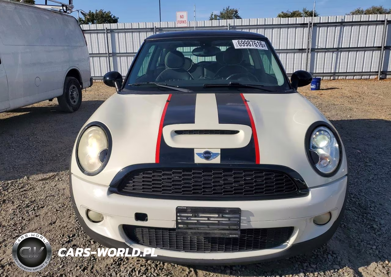 2009 Mini Cooper S VIN:WMWMF73509TW82631 - 5