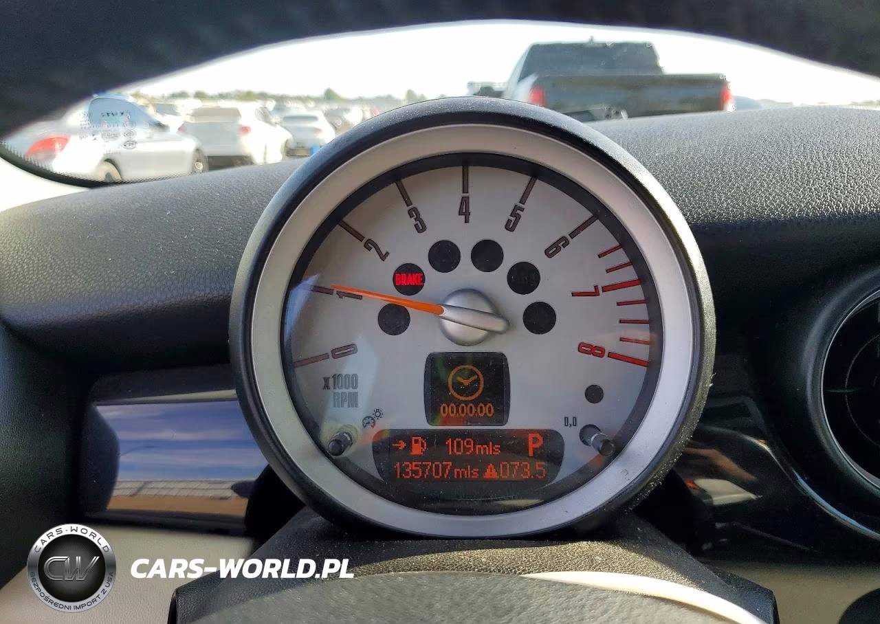 2009 Mini Cooper S VIN:WMWMF73509TW82631 - 9