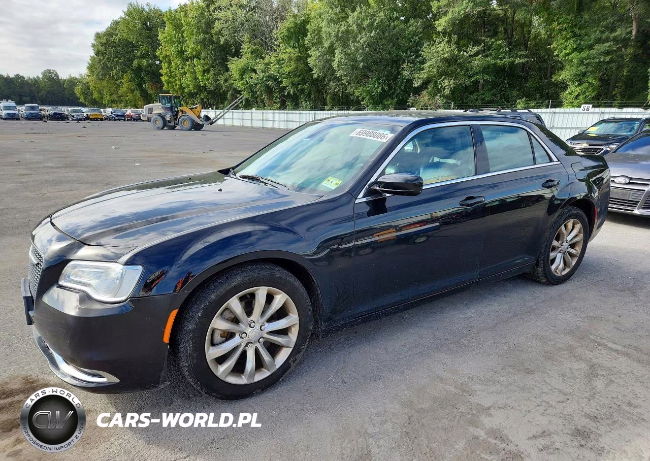 2016 Chrysler 300 Limited VIN:2C3CCARGXGH161945 - 1