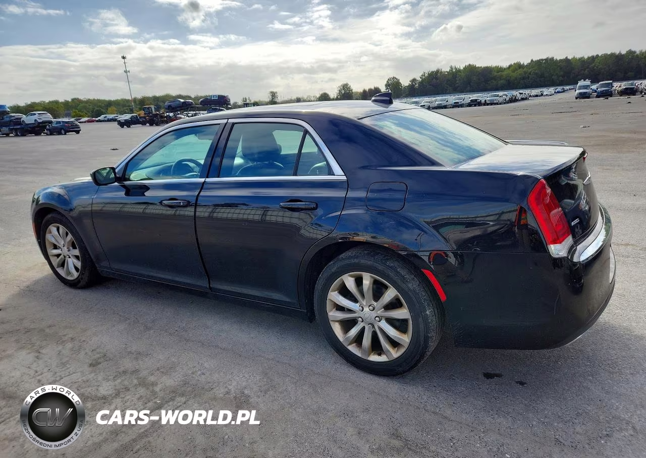 2016 Chrysler 300 Limited VIN:2C3CCARGXGH161945 - 2