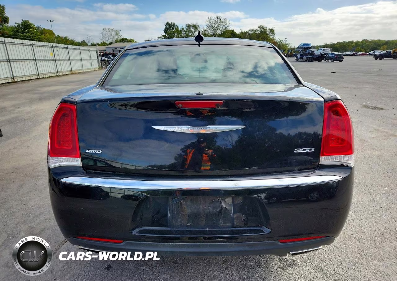 2016 Chrysler 300 Limited VIN:2C3CCARGXGH161945 - 6