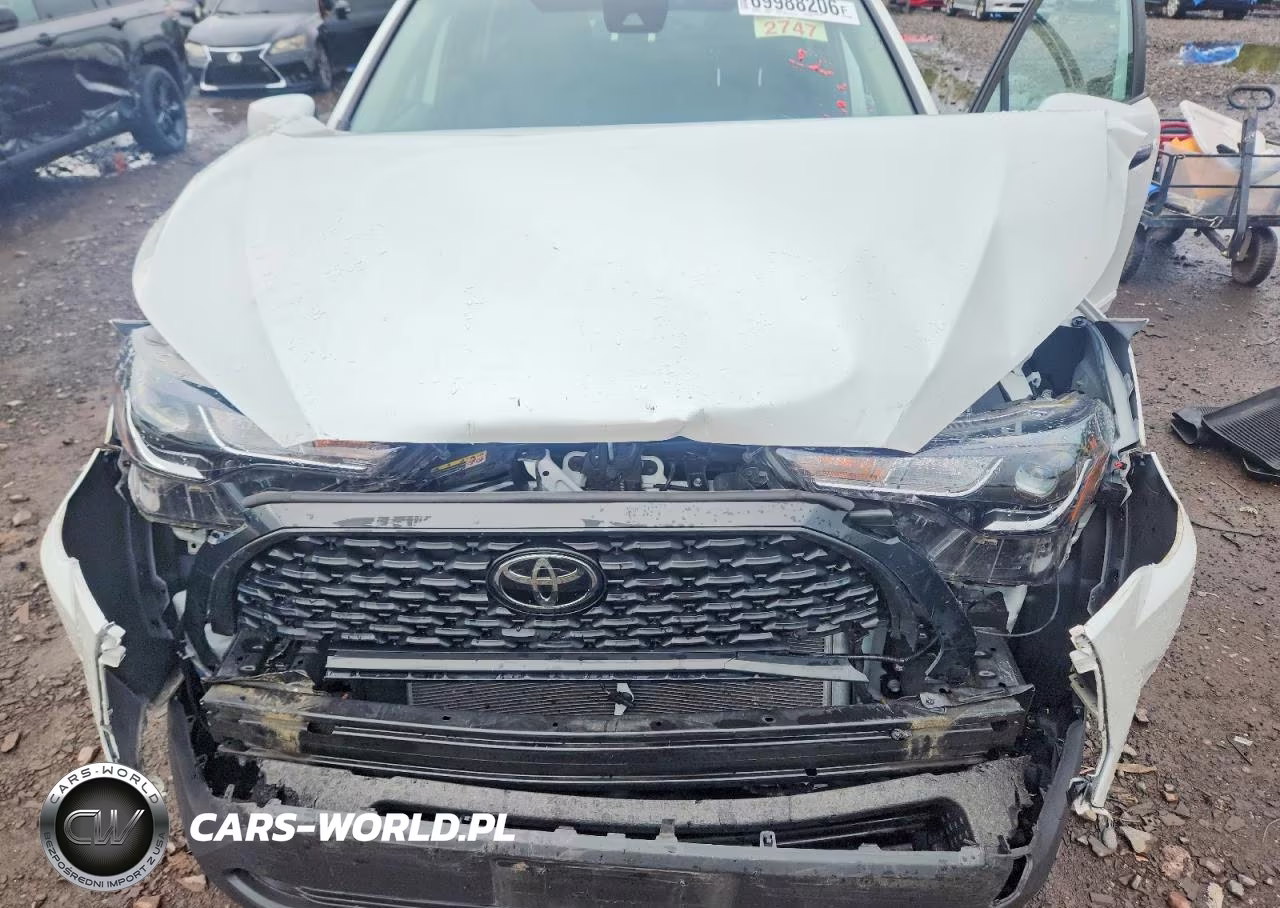 2022 Toyota Corolla Cross Le VIN:7MUCAABG3NV032686 - 11