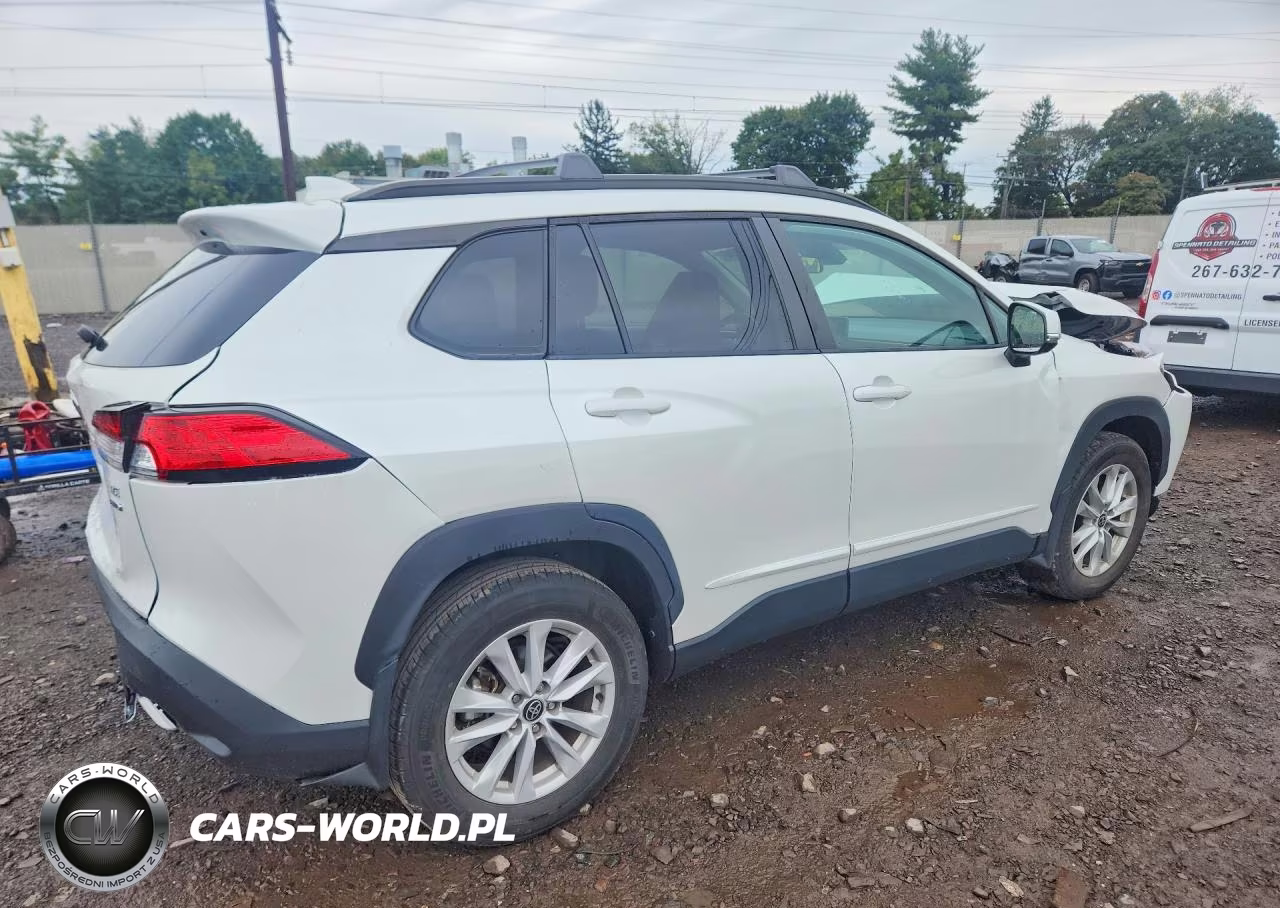 2022 Toyota Corolla Cross Le VIN:7MUCAABG3NV032686 - 3