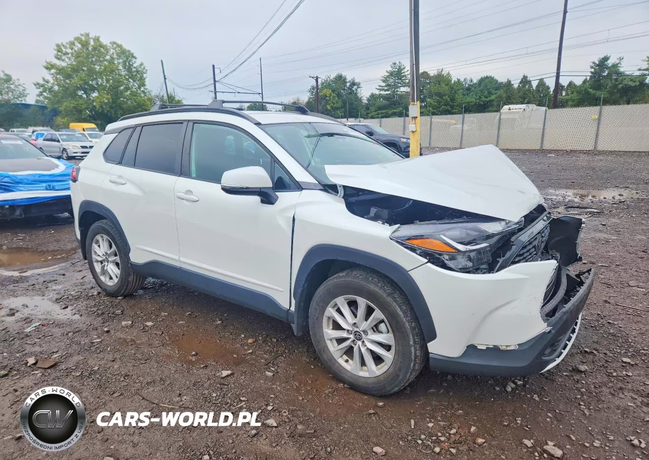 2022 Toyota Corolla Cross Le VIN:7MUCAABG3NV032686 - 4