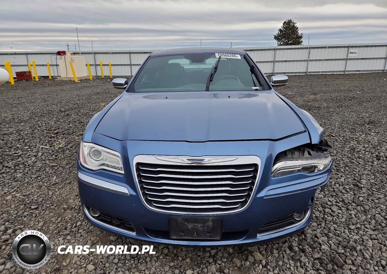 2011 Chrysler 300C VIN:2C3CK6CT7BH563257 - 5