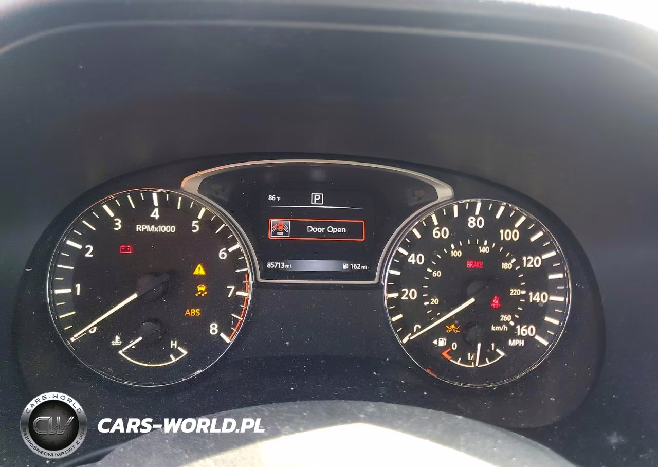 2018 Nissan Pathfinder S VIN:5N1DR2MN4JC637834 - 9
