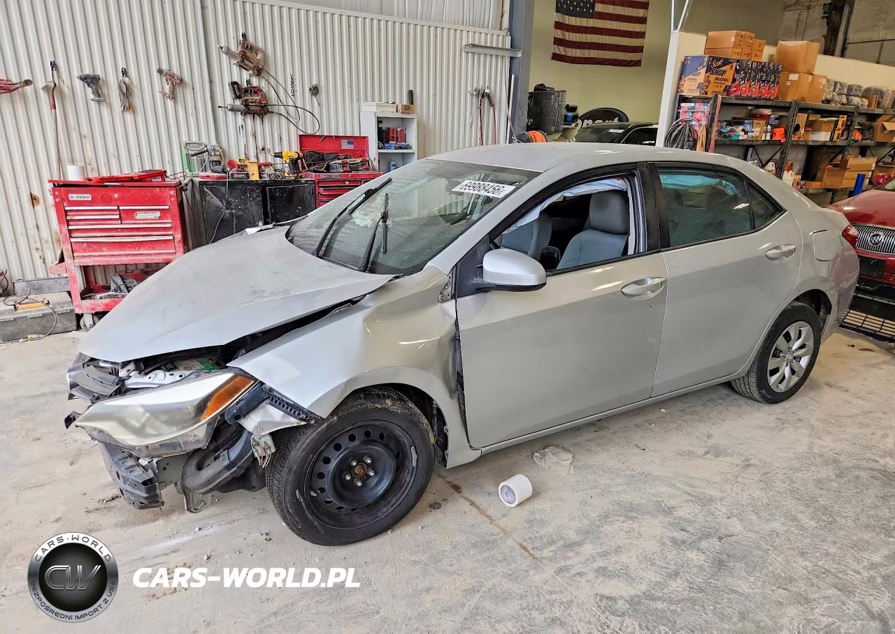 2015 Toyota Corolla Le VIN:2T1BURHE6FC411872 - 1