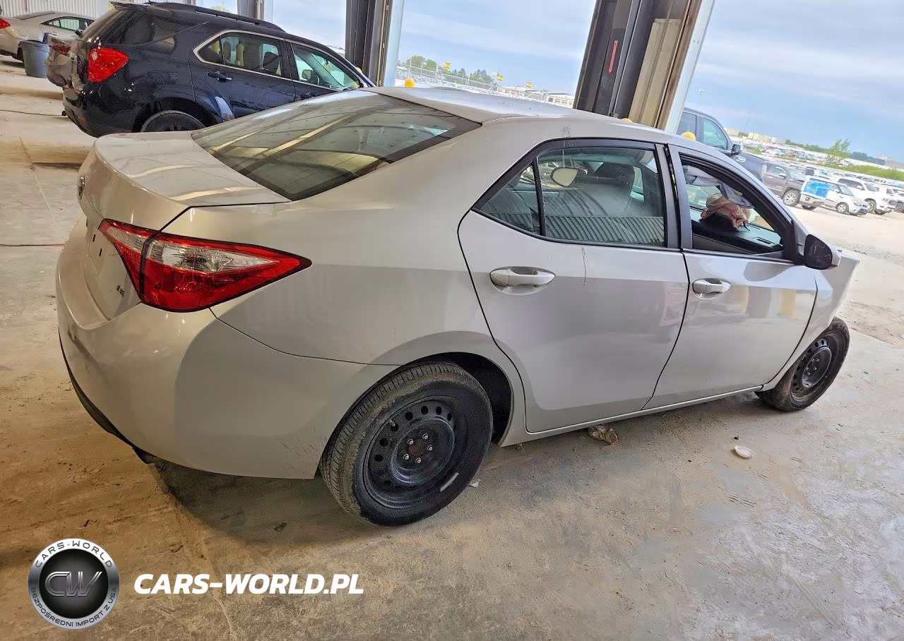 2015 Toyota Corolla Le VIN:2T1BURHE6FC411872 - 3