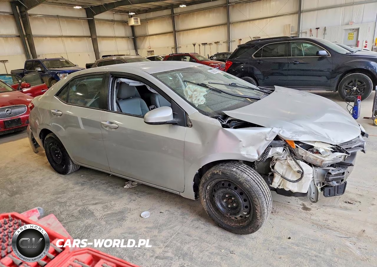2015 Toyota Corolla Le VIN:2T1BURHE6FC411872 - 4