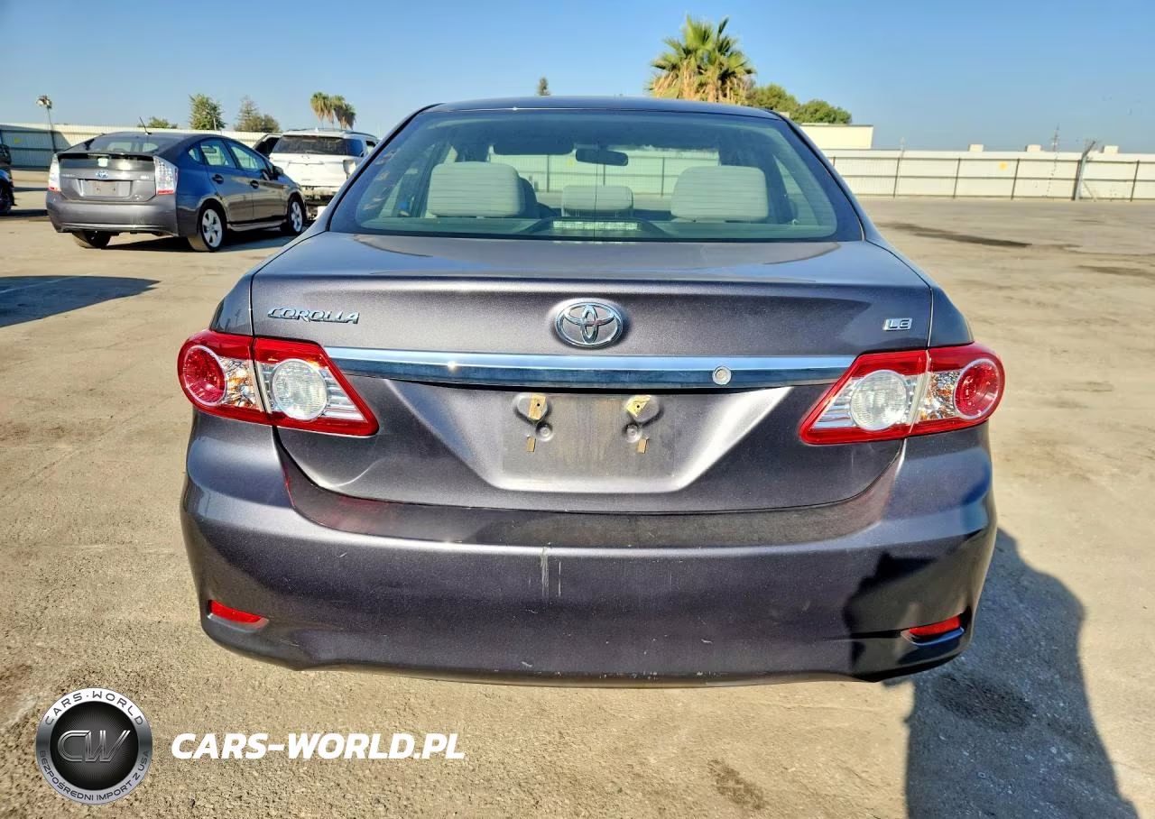 2013 Toyota Corolla Le VIN:JTDBU4EE7DJ117776 - 6