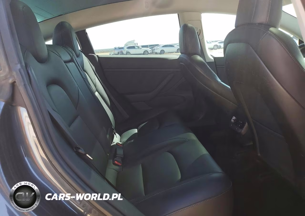 2018 Tesla Model 3 VIN:5YJ3E1EAXJF157592 - 10