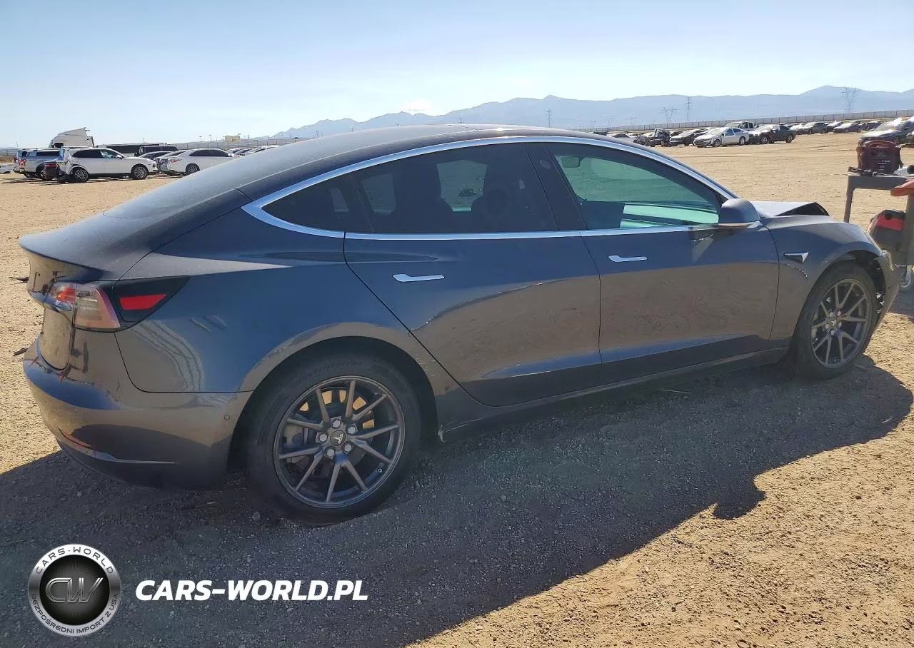 2018 Tesla Model 3 VIN:5YJ3E1EAXJF157592 - 3
