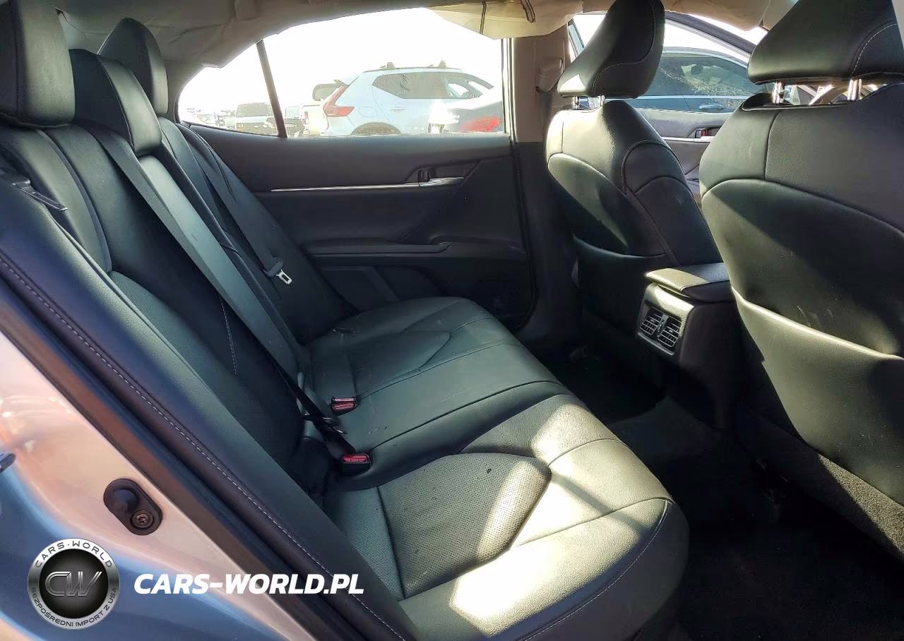 2021 Toyota Camry Xse VIN:4T1K31AK2MU551174 - 10