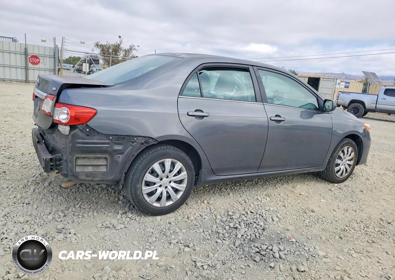 2013 Toyota Corolla Le VIN:2T1BU4EE0DC983265 - 3