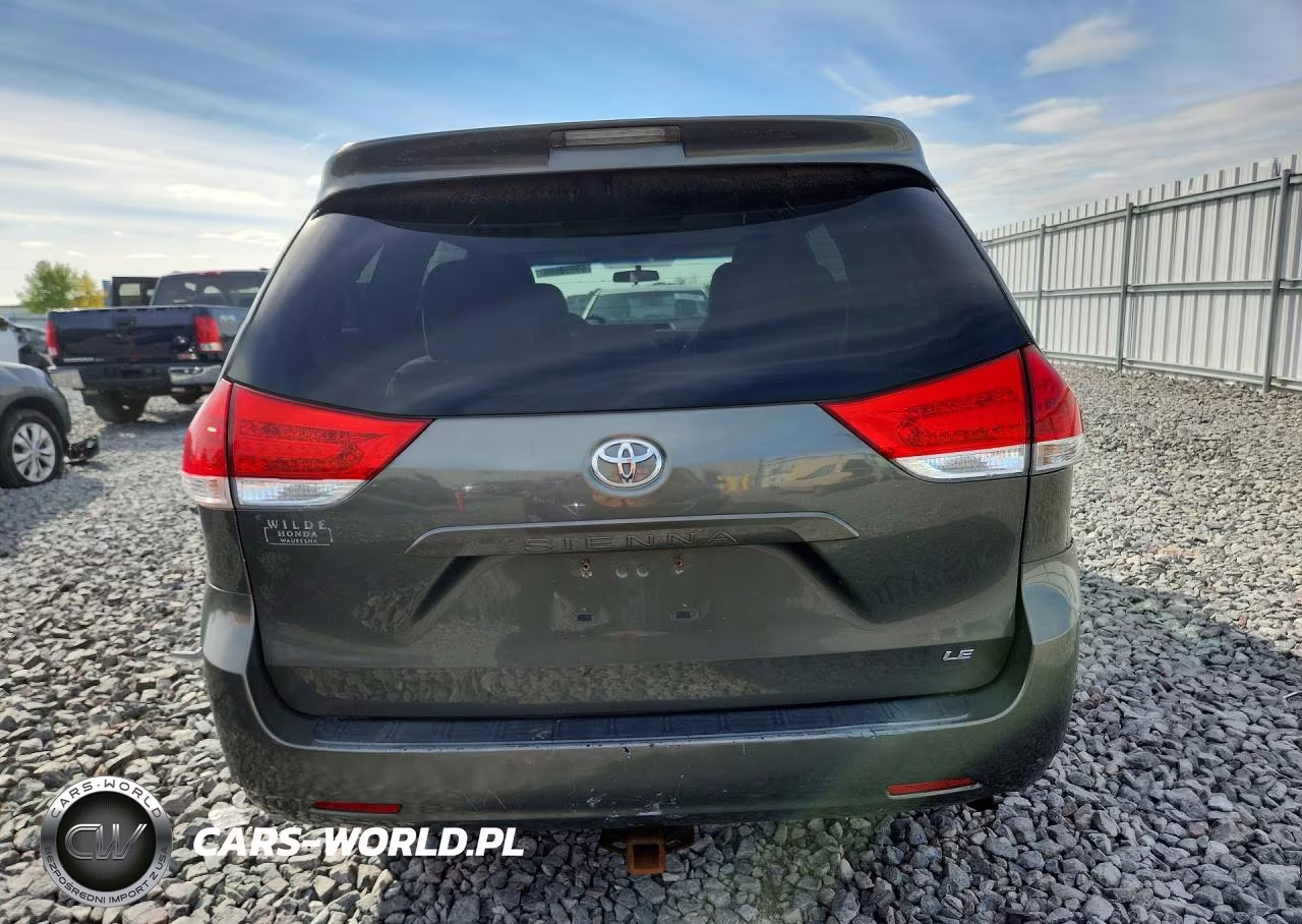 2012 Toyota Sienna Le 8-Passenger VIN:5TDKA3DC7CS013406 - 6