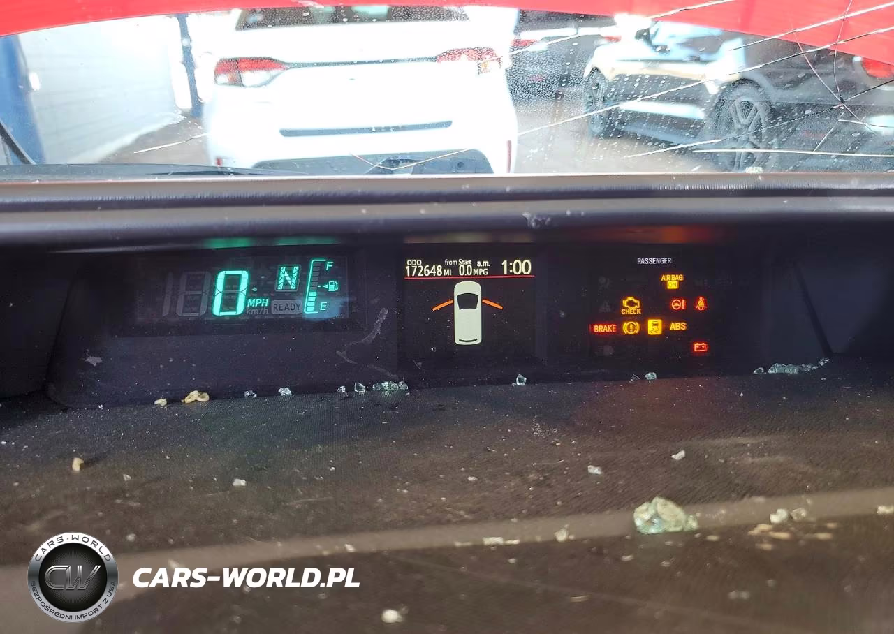 2013 Toyota Prius C Three VIN:JTDKDTB37D1533758 - 9