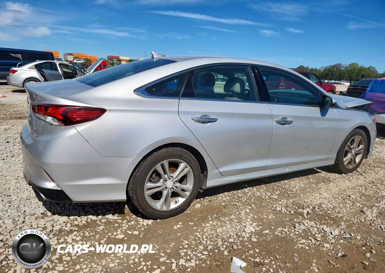 2018 Hyundai Sonata Limited VIN:5NPE34AF6JH647837 - 3