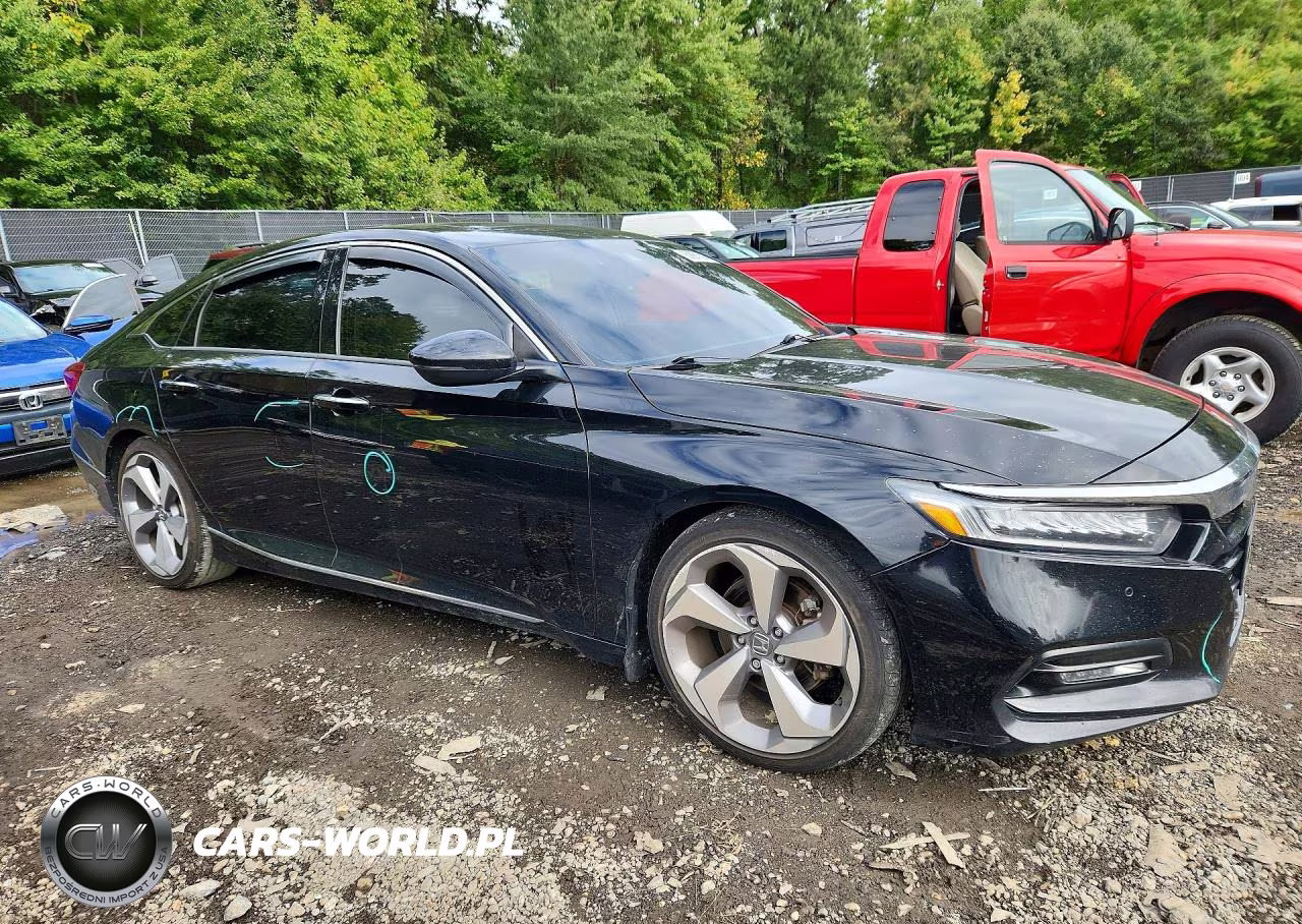 2018 Honda Accord Touring VIN:1HGCV2F95JA042130 - 4
