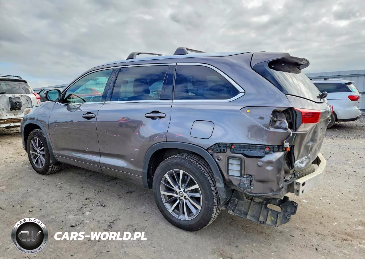 2018 Toyota Highlander Xle VIN:5TDJZRFH3JS529596 - 2