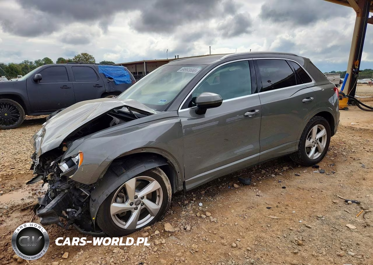 2019 Audi Q3 Premium VIN:WA1AECF35K1082632 - 1