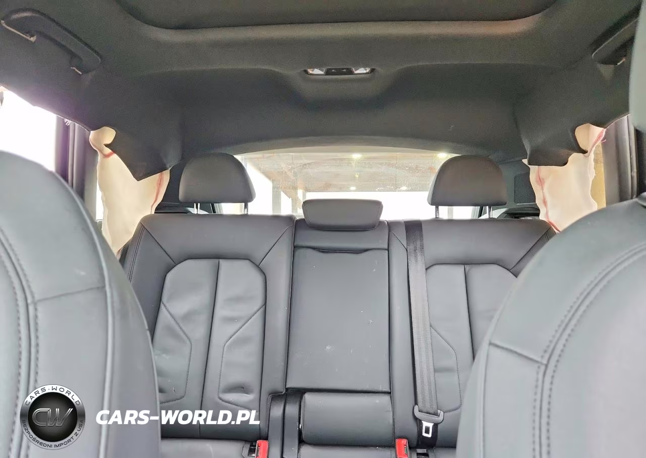 2019 Audi Q3 Premium VIN:WA1AECF35K1082632 - 10