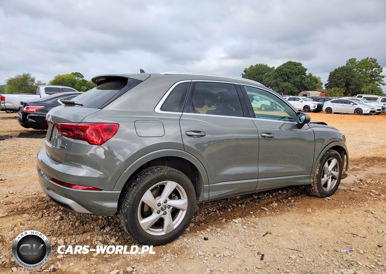 2019 Audi Q3 Premium VIN:WA1AECF35K1082632 - 3