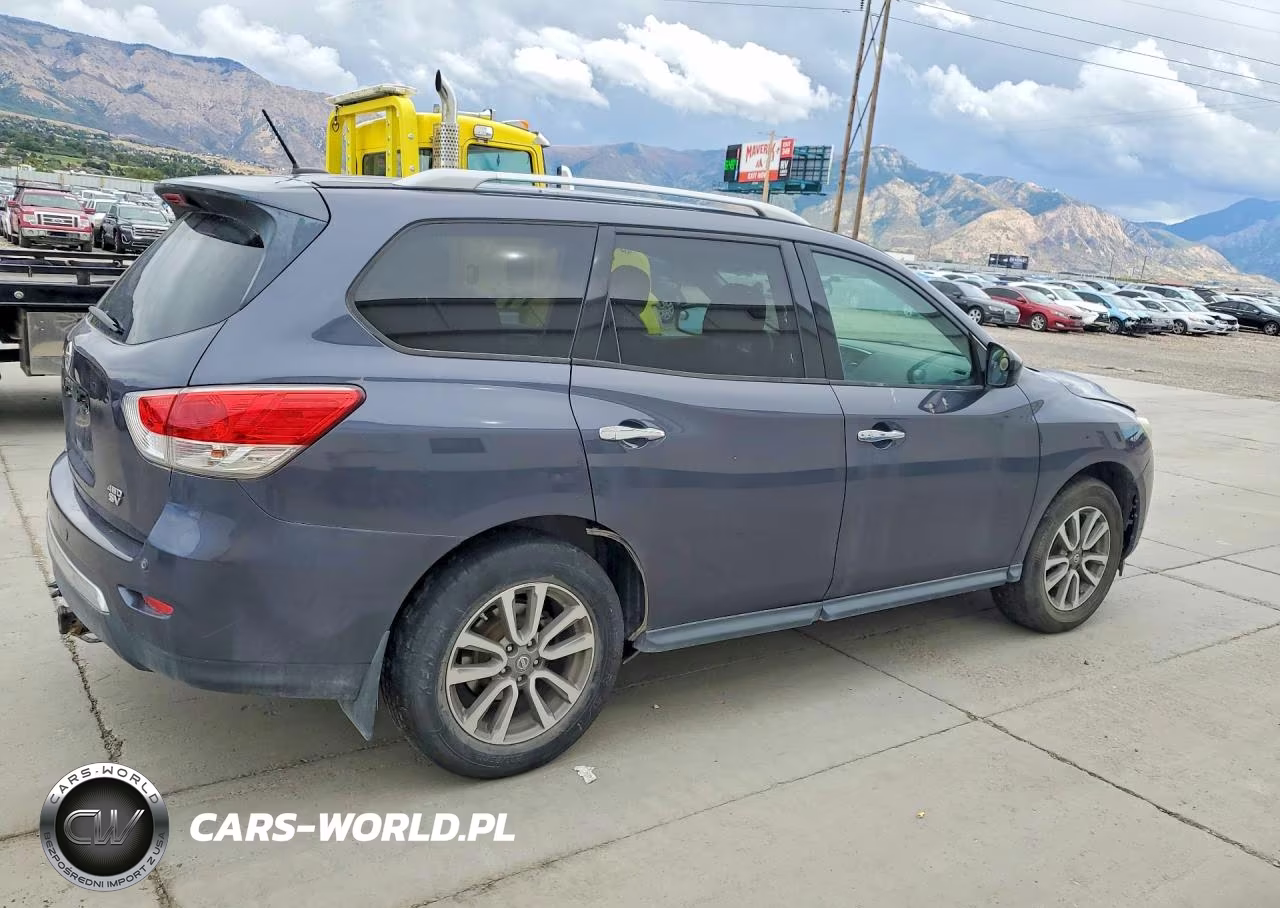 2014 Nissan Pathfinder S VIN:5N1AR2MMXEC693521 - 3