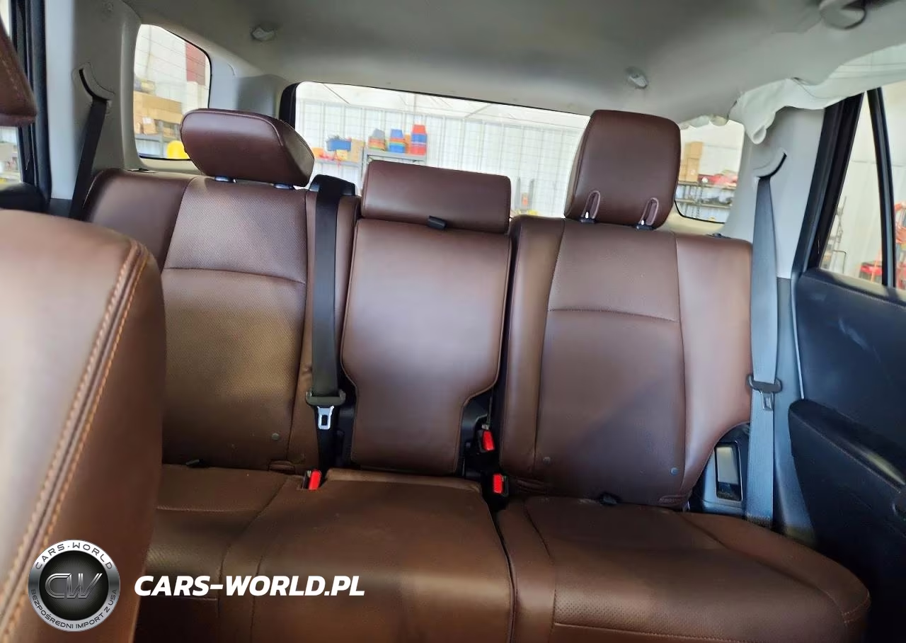 2023 Toyota 4Runner Limited VIN:JTEKU5JR2P6125205 - 10