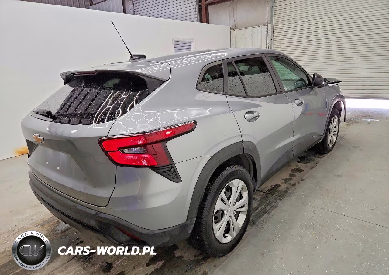 2024 Chevrolet Trax Ls VIN:KL77LFE29RC245066 - 3