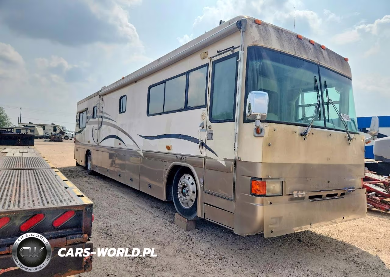 2000 Country Coach Motorhome Intrigue – zdjęcie 1 z 10