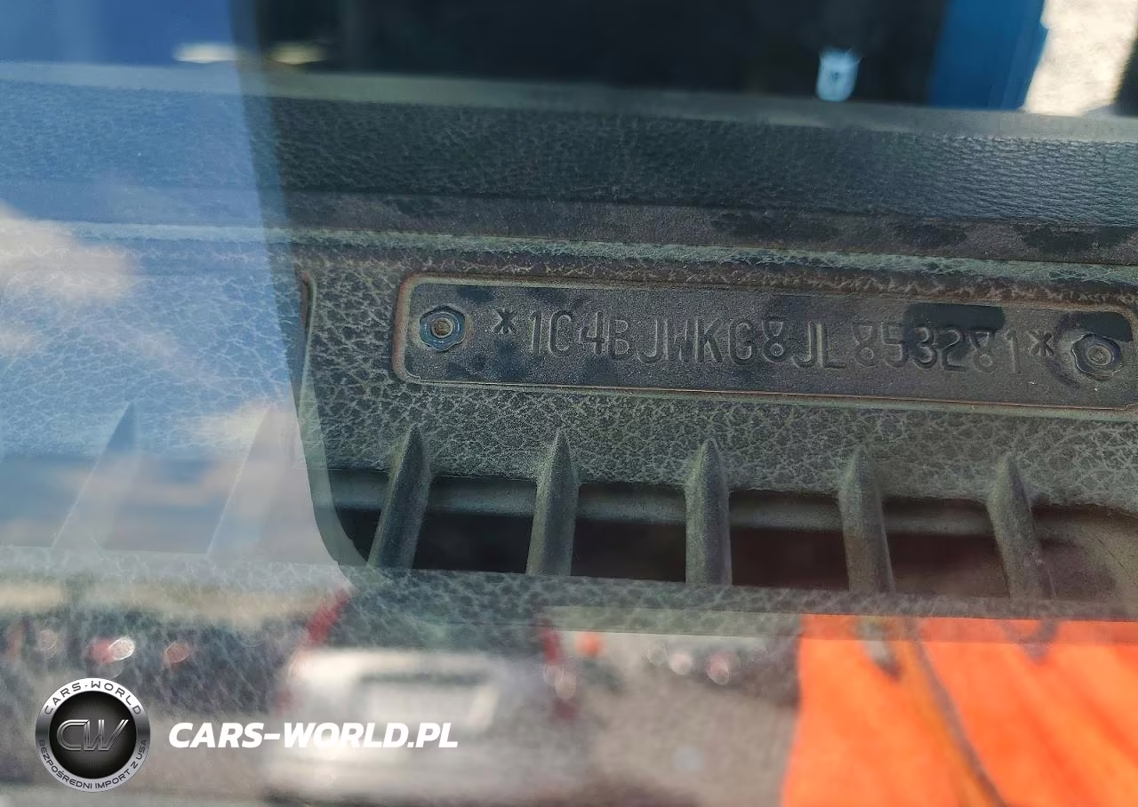 2018 Jeep Wrangler Unlimited Sport VIN:1C4BJWKG8JL853281 - 12
