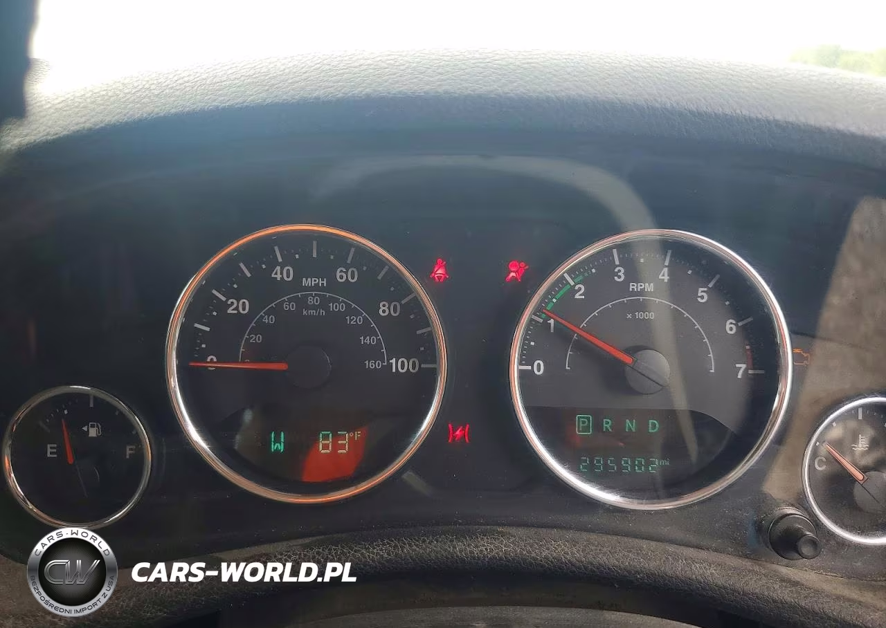 2018 Jeep Wrangler Unlimited Sport VIN:1C4BJWKG8JL853281 - 9