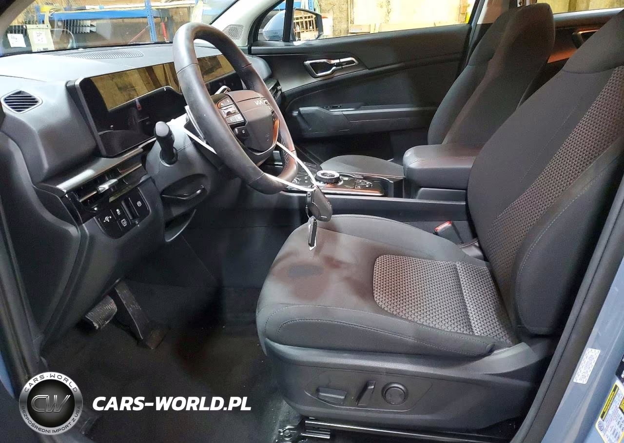 2027 Kia Sportage S VIN:KNDPUDDG5V7414956 - 7