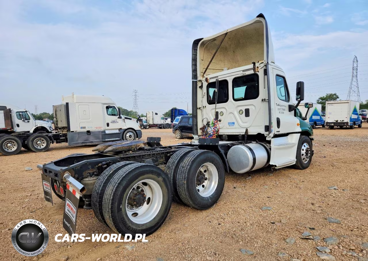 2015 Freightliner Cascadia 125 VIN:1FUJGED56FLGA1222 - 3