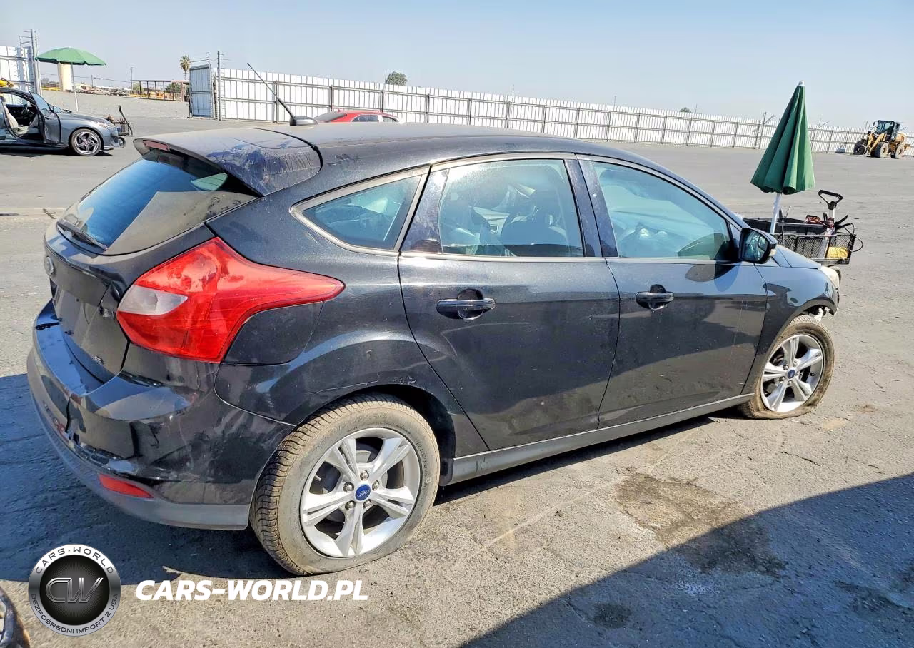 2014 Ford Focus Se VIN:1FADP3K29EL334150 - 3