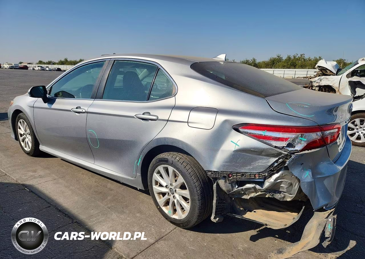 2019 Toyota Camry Le VIN:4T1B11HK2KU821156 - 2