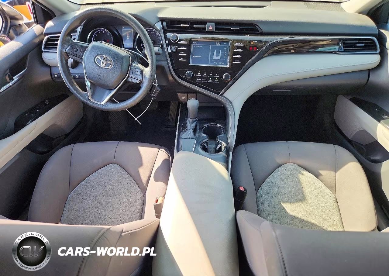 2019 Toyota Camry Le VIN:4T1B11HK2KU821156 - 8